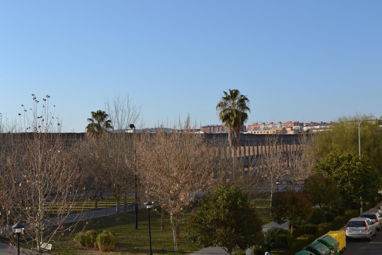 Apartamento Acueducto, Tres Dormitorios Y Parking Gratis Mérida Exteriör bild